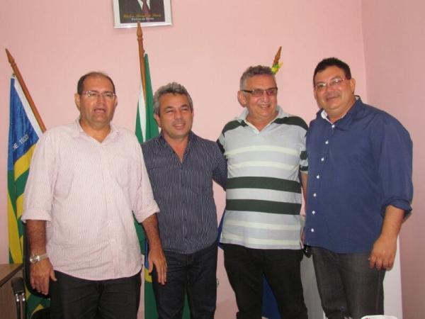 Edílson Capote recebe visita do Presidente da Agespisa - Imagem 3