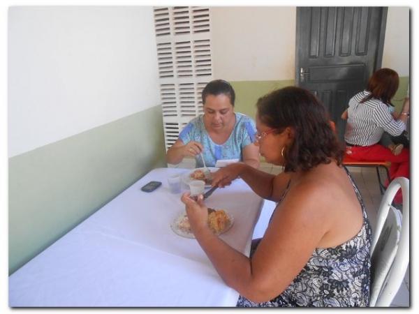 Maria Nilcimar comemora seu aniversário com a família e amigos - Imagem 45