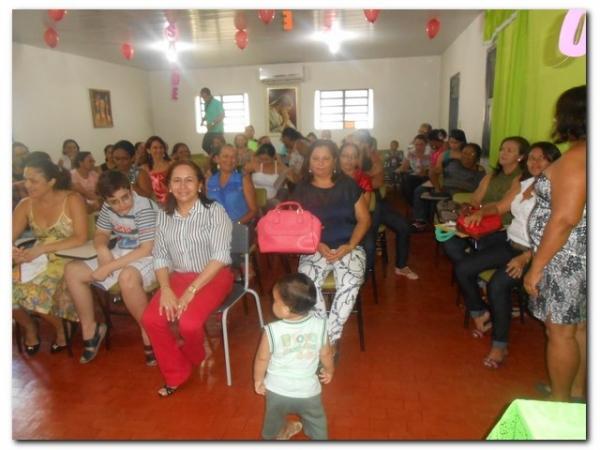 Maria Nilcimar comemora seu aniversário com a família e amigos - Imagem 7