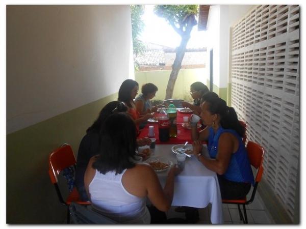 Maria Nilcimar comemora seu aniversário com a família e amigos - Imagem 42