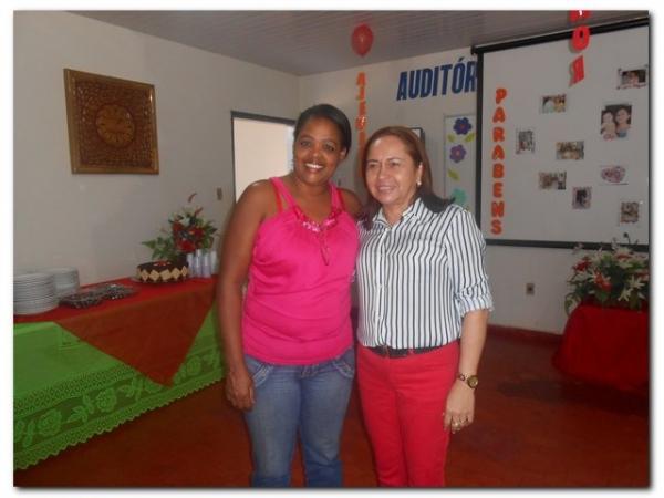 Maria Nilcimar comemora seu aniversário com a família e amigos - Imagem 37