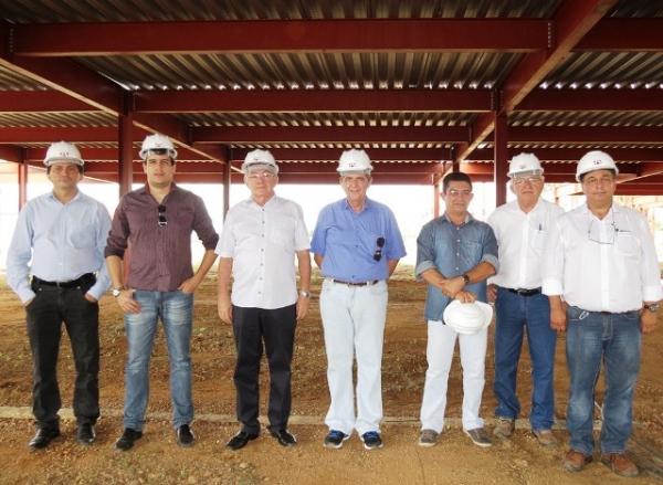 Kleber Eulálio visita obras do novo Hospital de Picos . - Imagem 1