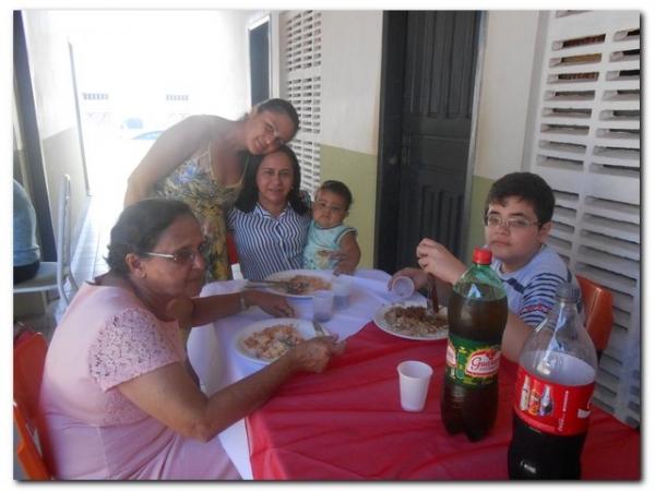 Maria Nilcimar comemora seu aniversário com a família e amigos - Imagem 44