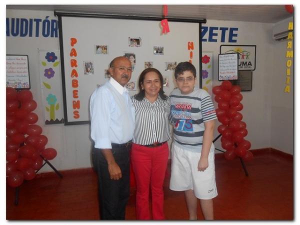 Maria Nilcimar comemora seu aniversário com a família e amigos - Imagem 16