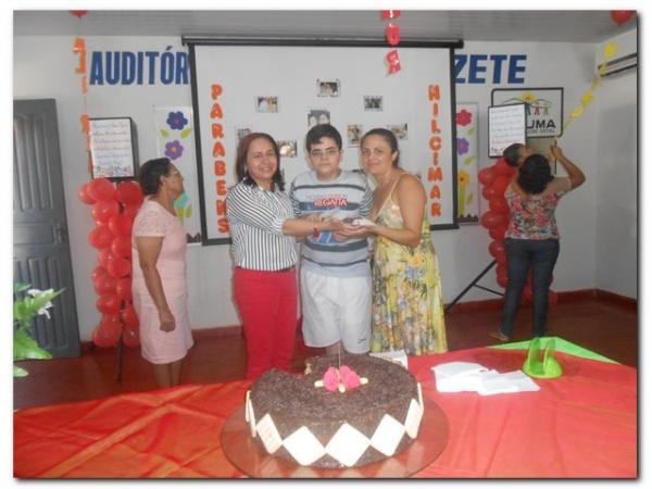 Maria Nilcimar comemora seu aniversário com a família e amigos - Imagem 51