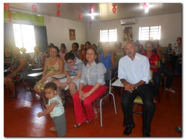 Maria Nilcimar comemora seu aniversário com a família e amigos - Imagem 8