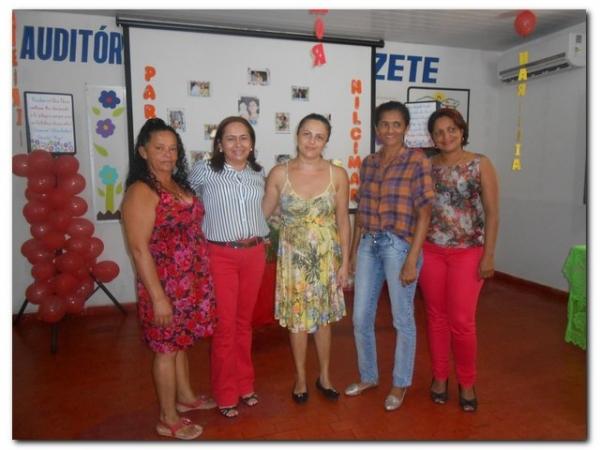 Maria Nilcimar comemora seu aniversário com a família e amigos - Imagem 23