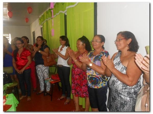 Maria Nilcimar comemora seu aniversário com a família e amigos - Imagem 49