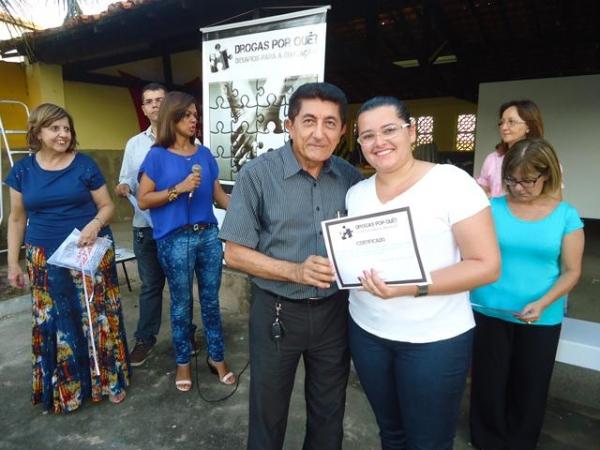 Foi um sucesso o Seminário Drogas Por Quê? - Imagem 98