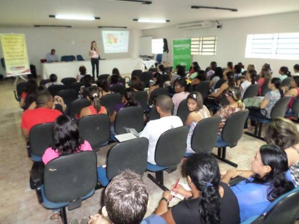 Prefeitura de Altos realiza capacitação sobre utilização de material pedagógico - Imagem 2