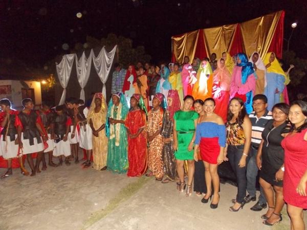 População prestigia encenação da Paixão de Cristo promovido pela Secretaria de Assistência Social - Imagem 16