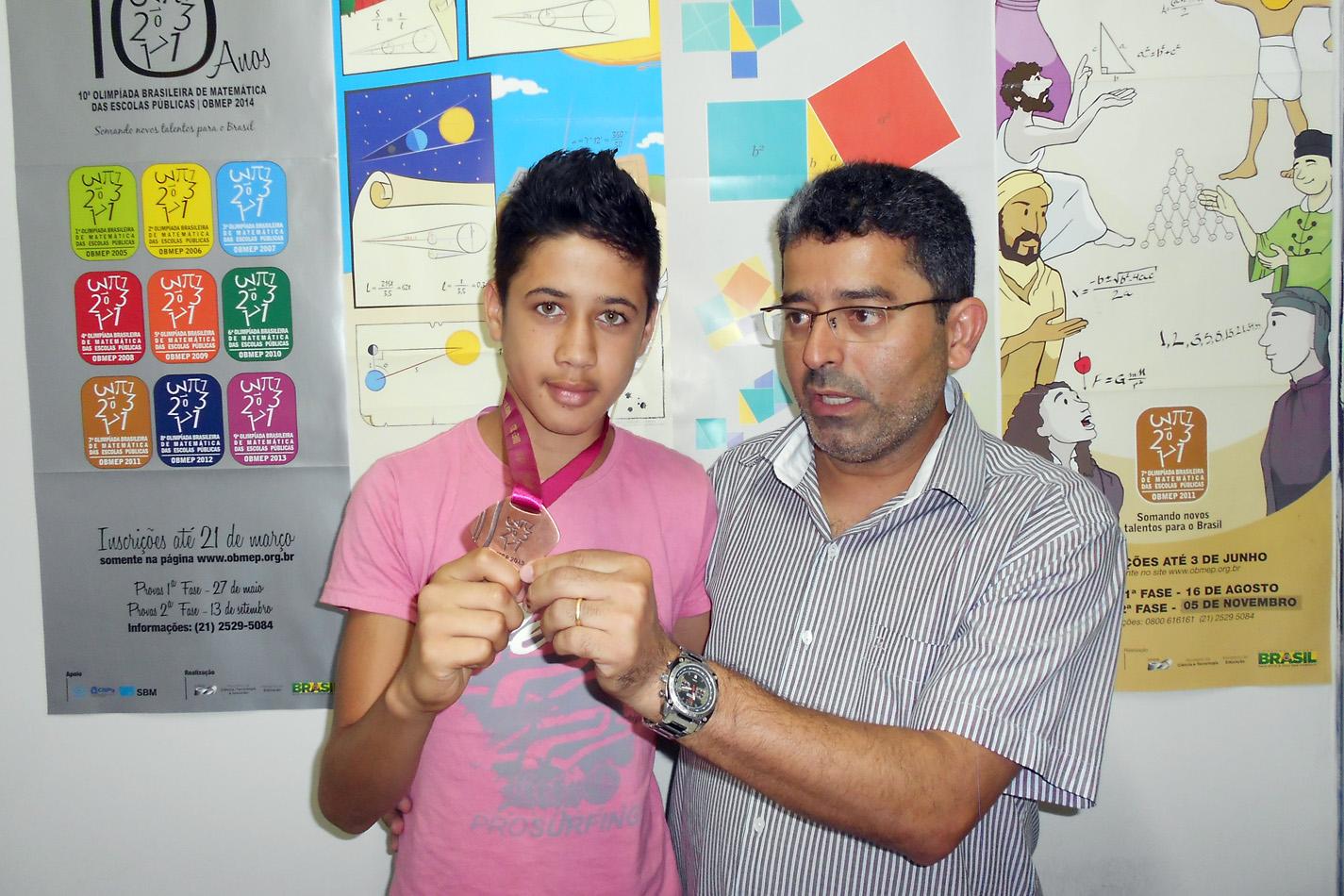 Aluno  da Escola  Publica do Município de Currais recebe medalha olímpica das olimpíada de matemática como melhor do sul do Piauí