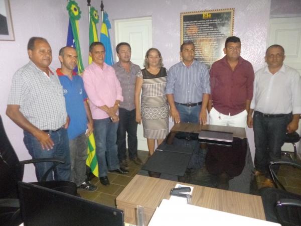 Vereadores de Picos e Simões conhecem Serviço de Monitoramento de Câmeras instalado no município - Imagem 2