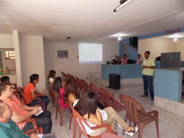 Vereador Aylon Praça promove I Encontro de Jovens em São Francisco do Piauí - Imagem 1