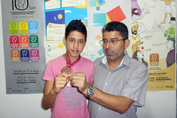 Aluno  da Escola  Publica do Município de Currais recebe medalha olímpica das olimpíada de matemática como melhor do sul do Piauí - Imagem 9