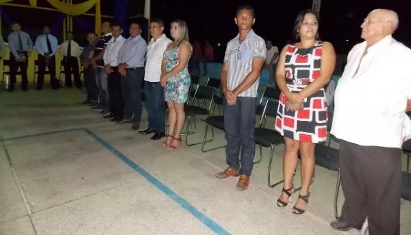 Dia do evangélico é comemorado com grande festa e muito louvor  em Canavieira - Imagem 22