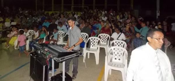 Dia do evangélico é comemorado com grande festa e muito louvor  em Canavieira - Imagem 19