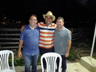 Prefeito Alecxo Belo e comitiva comparecem ao aniversário de Alegrete - PI  - Imagem 1