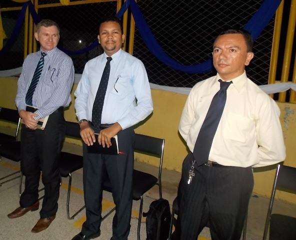 Dia do evangélico é comemorado com grande festa e muito louvor  em Canavieira - Imagem 28