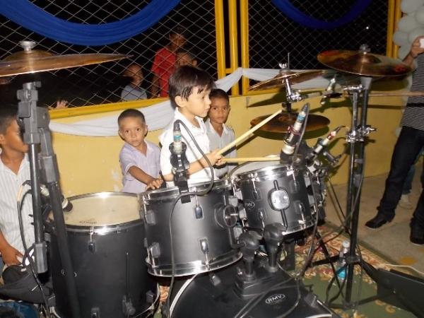 Dia do evangélico é comemorado com grande festa e muito louvor  em Canavieira - Imagem 20