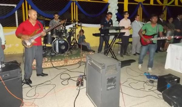 Dia do evangélico é comemorado com grande festa e muito louvor  em Canavieira - Imagem 7