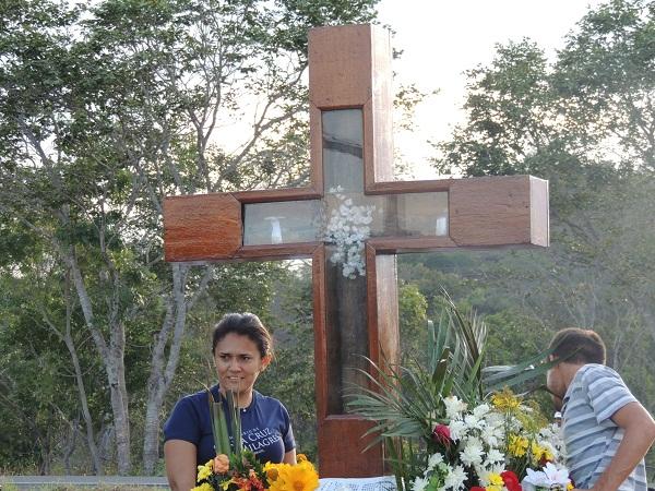 Visita da Divina Santa Cruz enaltece a fé  na região