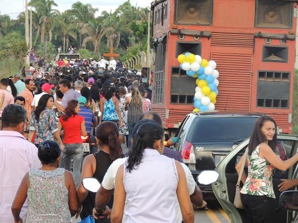 Visita da Divina Santa Cruz enaltece a fé  na região - Imagem 7