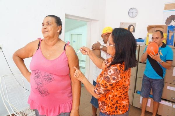 Secretaria Municipal de Saúde inicia vacinação contra Gripe - Imagem 6