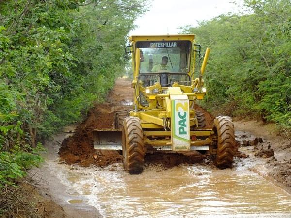 Secretaria de obras recebe elogios dos vereadores de Dom Expedito Lopes - Imagem 8