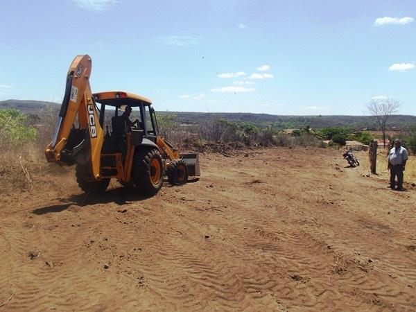 Secretaria de obras recebe elogios dos vereadores de Dom Expedito Lopes - Imagem 9