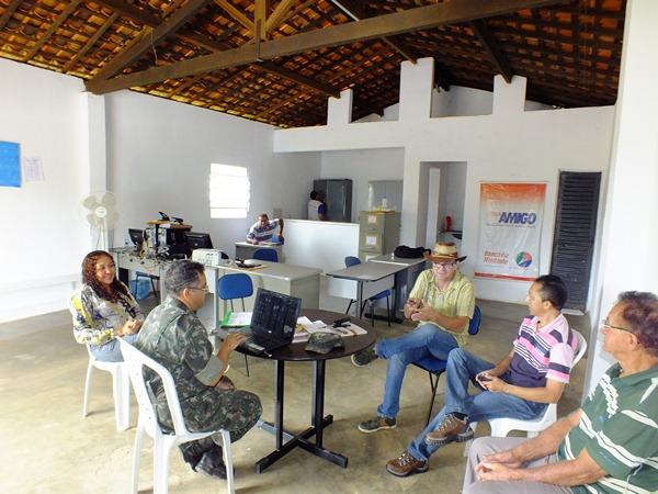 Exército suspende abastecimento feito por carros-pipa e pode suspender definitivamente.