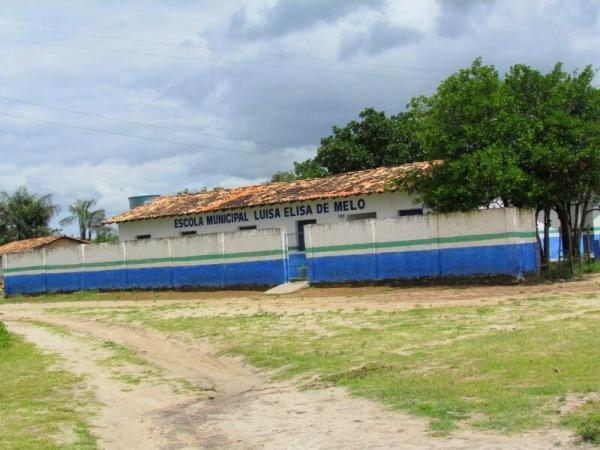 Escolas da zona rural são beneficiadas com novas carteiras - Imagem 2