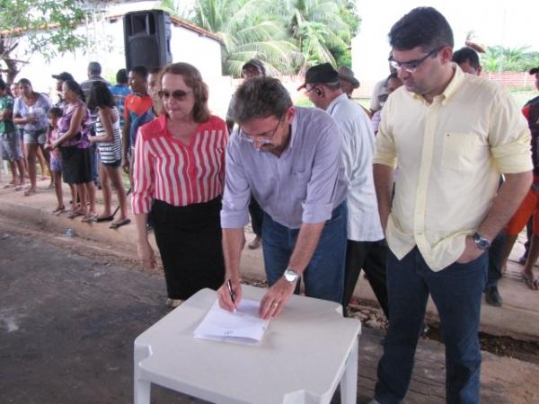 Governador Wilson Martins Inaugura obras no município de Miguel Alves - Imagem 9