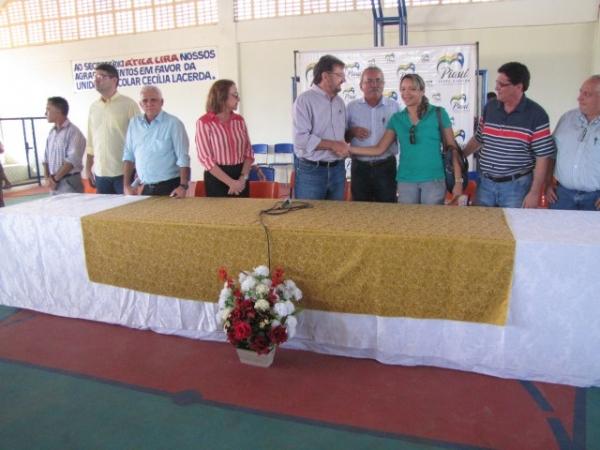 Governador Wilson Martins Inaugura obras no município de Miguel Alves - Imagem 2