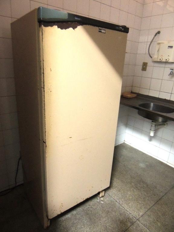 Fotos do descaso como o hospital Josefina Getirana Neta foi entregue - Imagem 34