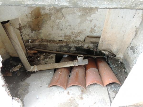 Fotos do descaso como o hospital Josefina Getirana Neta foi entregue - Imagem 16