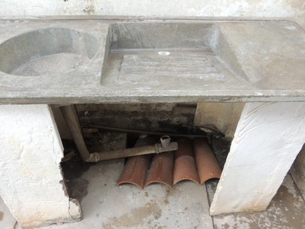 Fotos do descaso como o hospital Josefina Getirana Neta foi entregue - Imagem 17