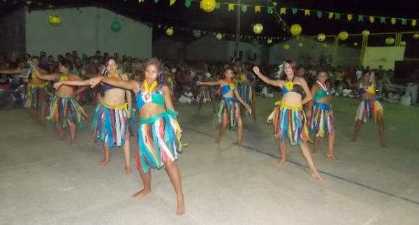 Aniversário da cidade : Noite da educação foi um espetáculo em Canavieira  - Imagem 57