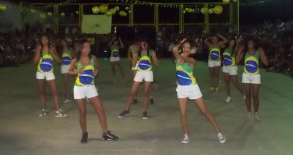 Aniversário da cidade : Noite da educação foi um espetáculo em Canavieira  - Imagem 47