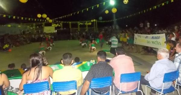 Aniversário da cidade : Noite da educação foi um espetáculo em Canavieira  - Imagem 42