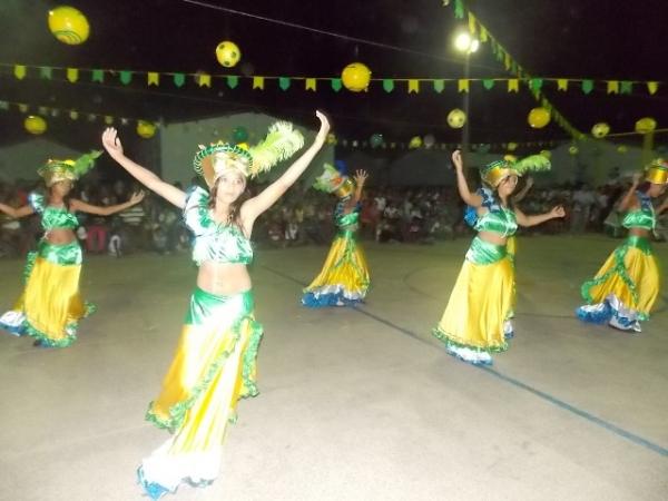Aniversário da cidade : Noite da educação foi um espetáculo em Canavieira  - Imagem 13