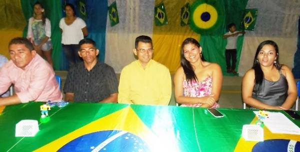 Aniversário da cidade : Noite da educação foi um espetáculo em Canavieira  - Imagem 78