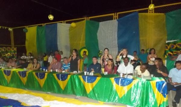 Aniversário da cidade : Noite da educação foi um espetáculo em Canavieira  - Imagem 2