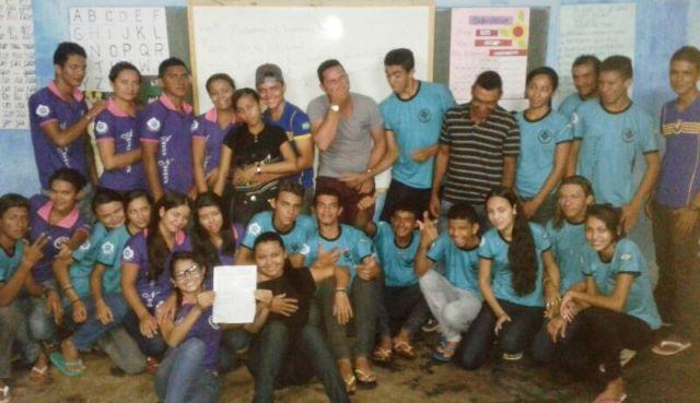 Alunos do anexo Artur Gonçalves fazem abaixo assinado para conseguirem merenda