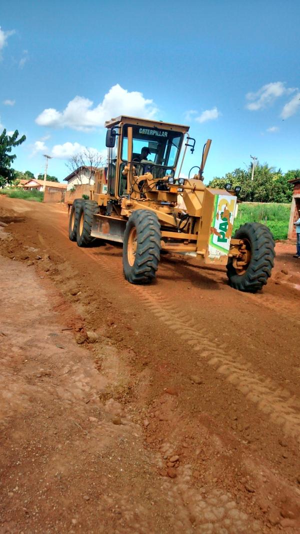 O Prefeito Filho utiliza maquinas do PAC 2 para aberturas de novas ruas, recuperação e conservação das existentes - Imagem 7