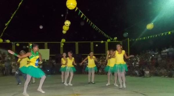 Aniversário da cidade : Noite da educação foi um espetáculo em Canavieira  - Imagem 50