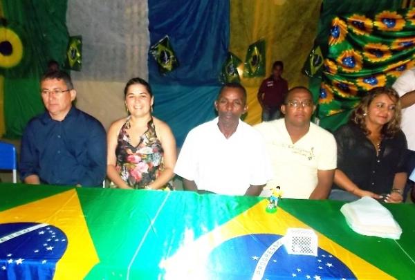 Aniversário da cidade : Noite da educação foi um espetáculo em Canavieira  - Imagem 80