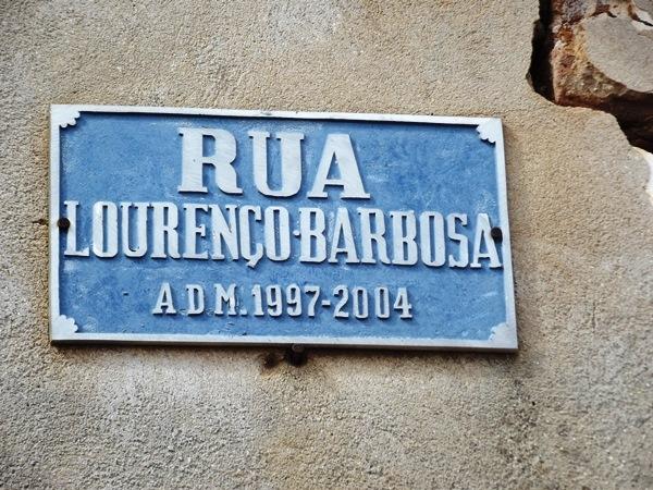 Prefeito Nonato acompanha de perto serviço de calçamento em canteiros centrais da Cidade - Imagem 5