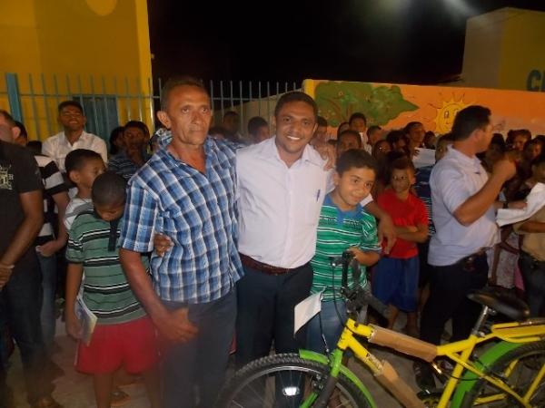 Canavieira comemora 22 anos com inaugurações, corte de bolo e muita festa. - Imagem 12