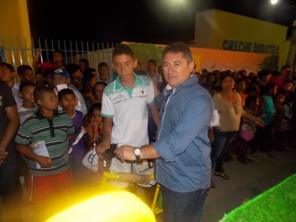 Canavieira comemora 22 anos com inaugurações, corte de bolo e muita festa. - Imagem 13